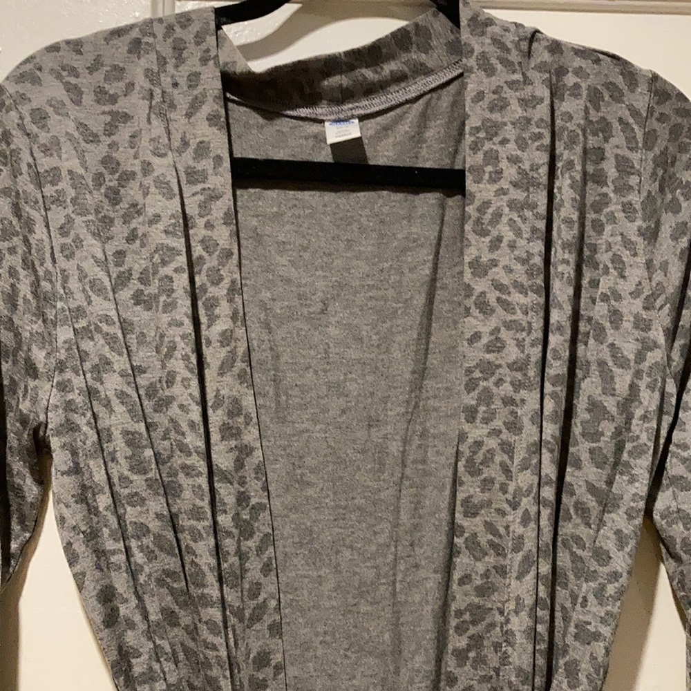 Grey Leopard Robe - Picture 2 of 3
